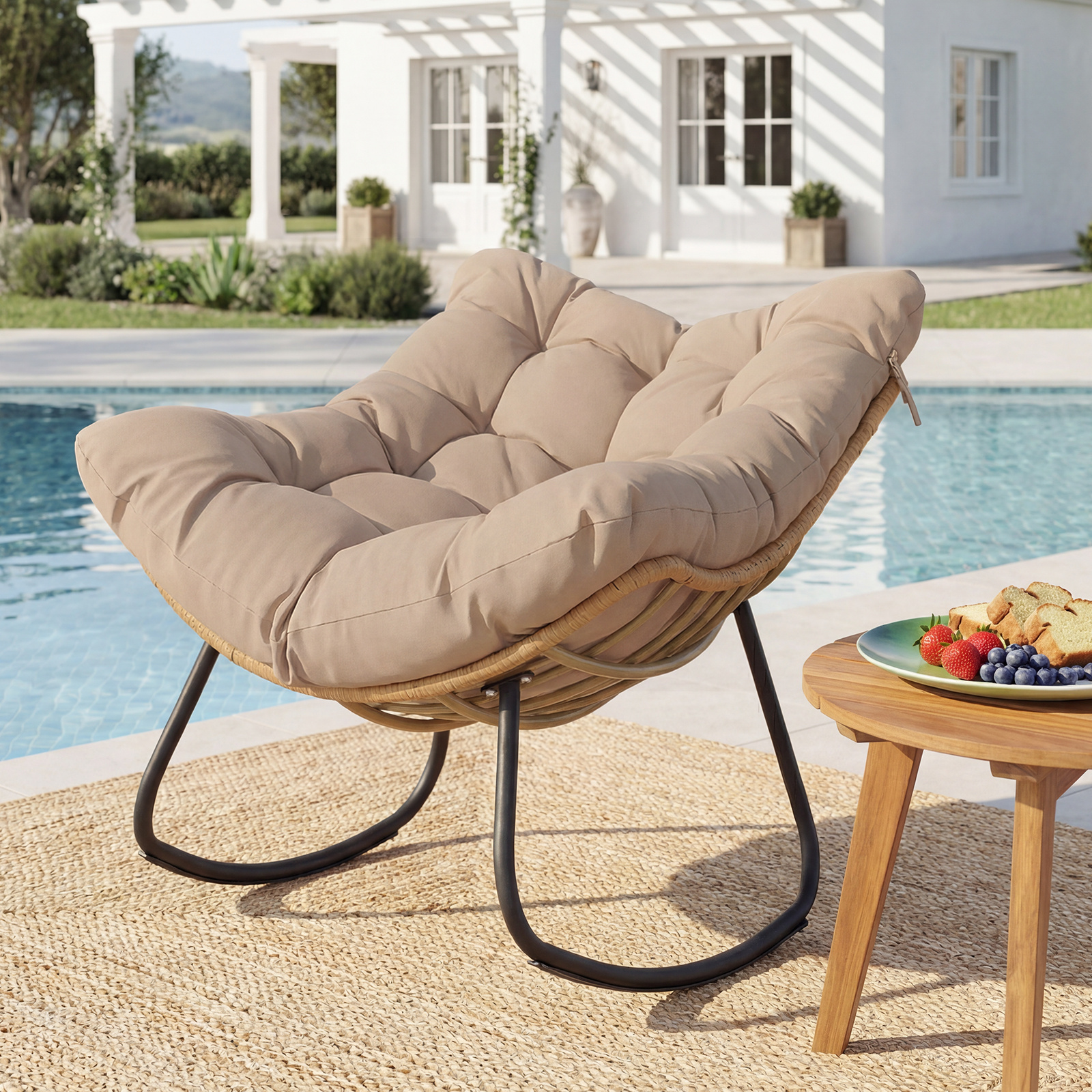 Costway Sedia a dondolo in rattan con struttura in metallo da interno ed esterno, Poltrona a dondolo con cuscino rimovibile Beige