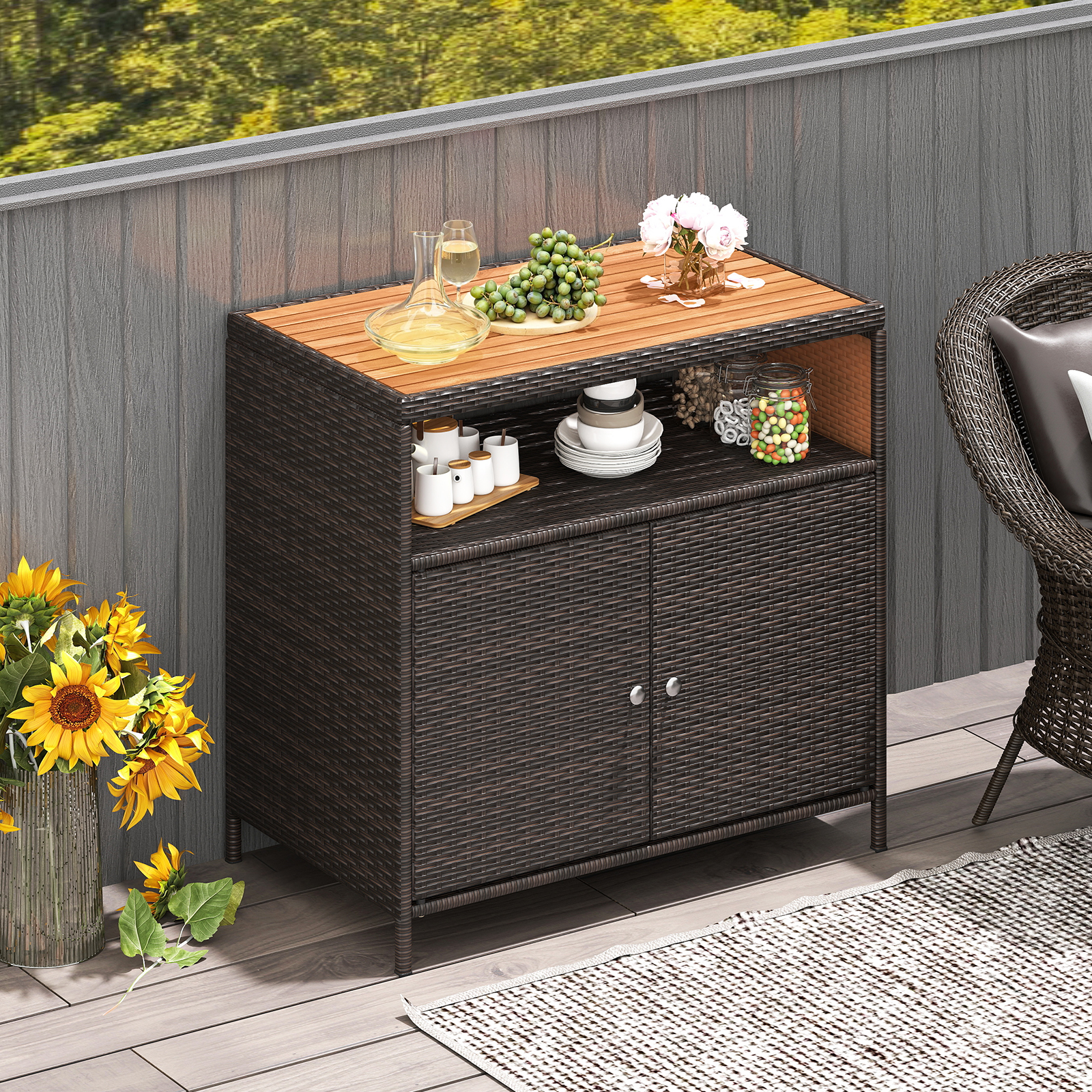 Costway Armadietto portaoggetti in rattan con piano in legno di acacia, Mobile buffet per esterni con armadio a 2 ante Marrone