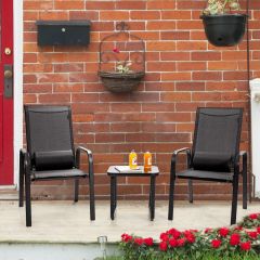 Costway Set 3 mobili da esterno con struttura in acciaio, Tavolino da caffè e 2 sedie impilabili con braccioli Nero