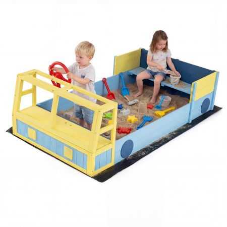 Sabbiera per bambini in legno a forma di autopompa con volante, ideale per giochi all'aperto e condivisione tra due bambini.