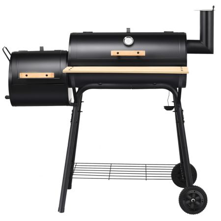cuoco per carne da barbecue nel cortile