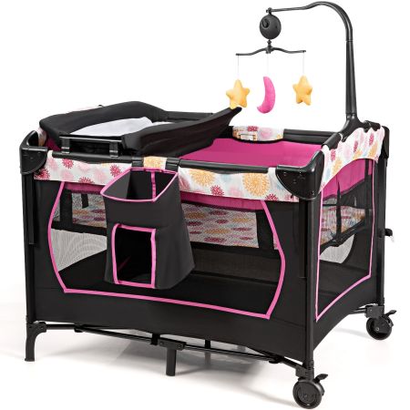 Letto pieghevole con giocattoli carini